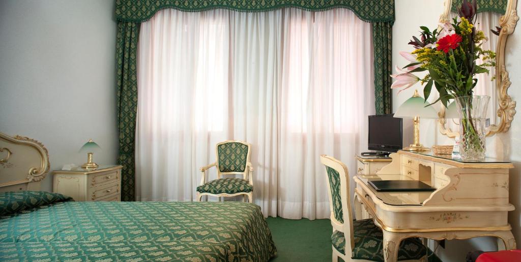 Hotel Commercio & Pellegrino - Resim 13