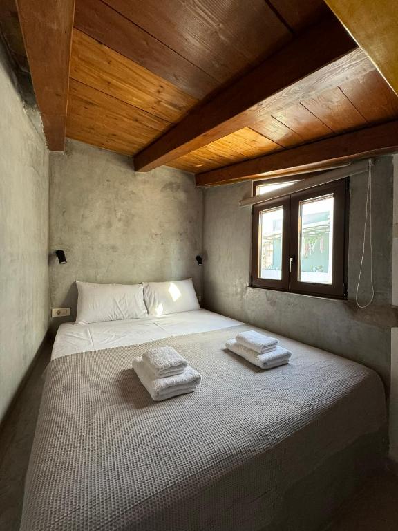 Kasteli loft apartment