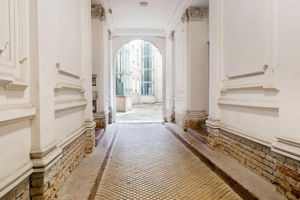 Fotografia z galérie ubytovania ROOMS in a Luxury designer period apartment in Old Town by presidential palace v Bratislave