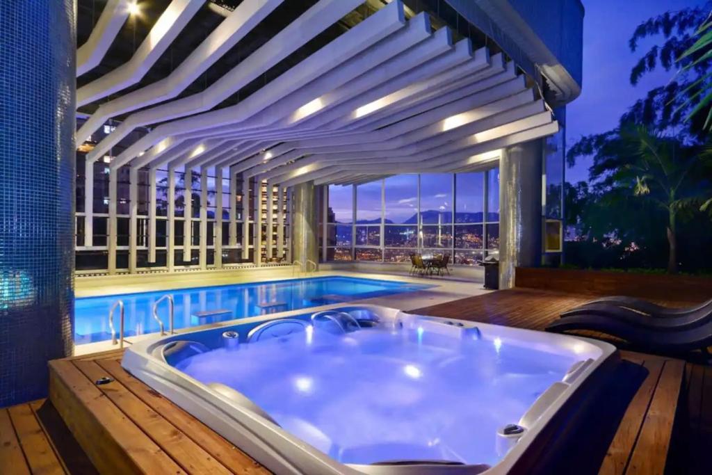Stunning Luxury Penthouse with SPA and Concierge, Medellín ...