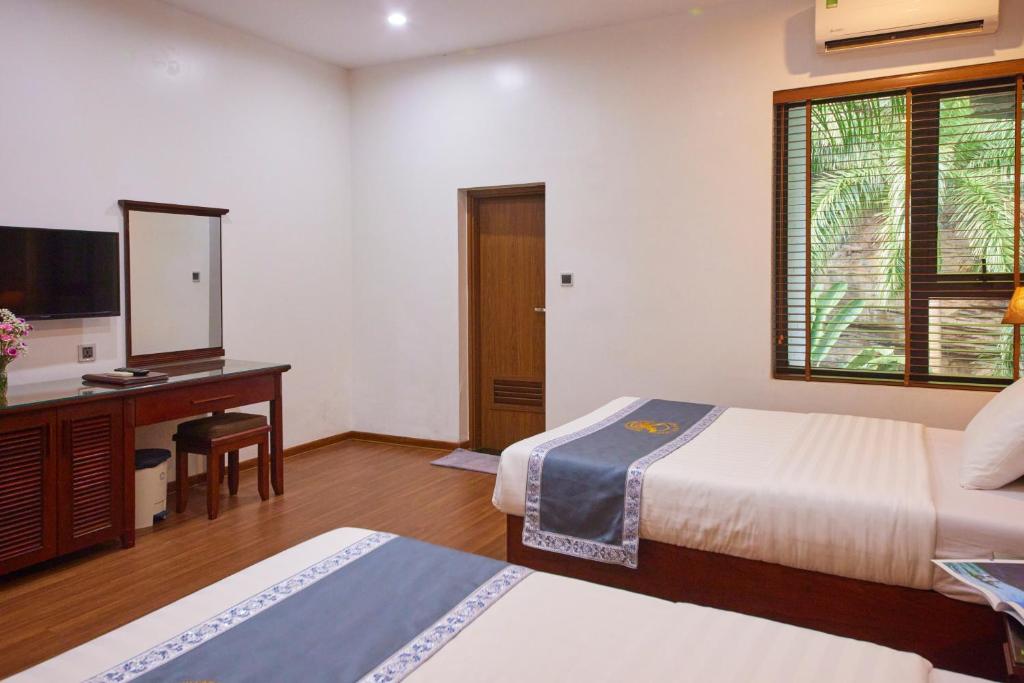 Gieng Ngoc Cat Ba Hotel - Double Or Twin Room With Mountain View
