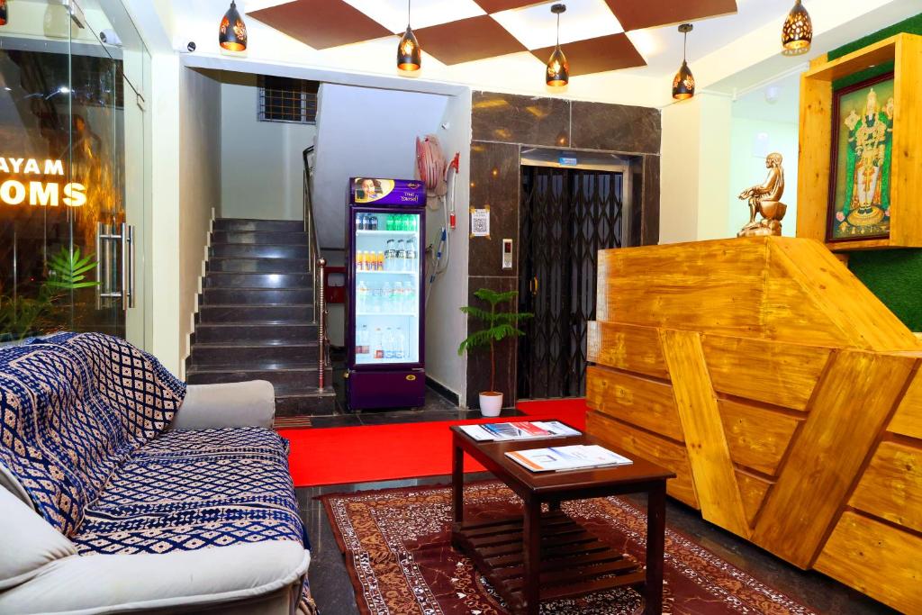 Posezení v ubytování SRI NILAYAM Inn