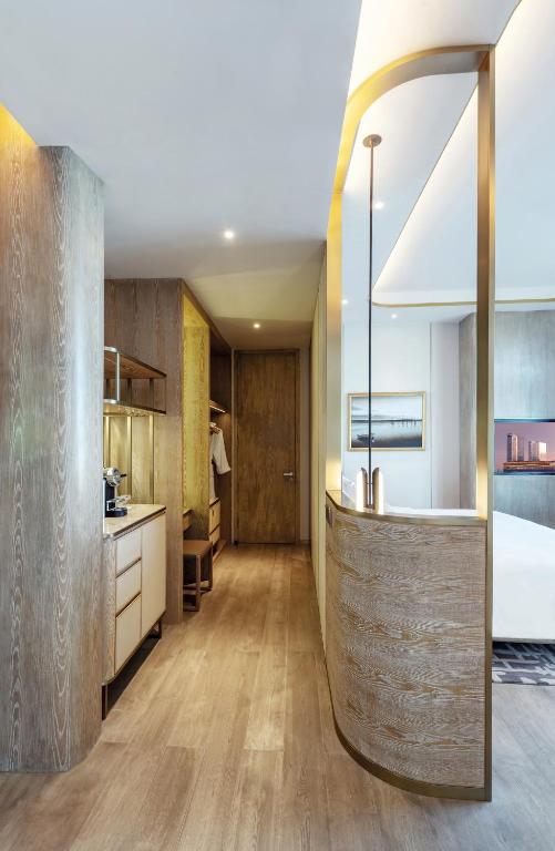 Kuchyň nebo kuchyňský kout v ubytování NUSTAR Hotel Cebu