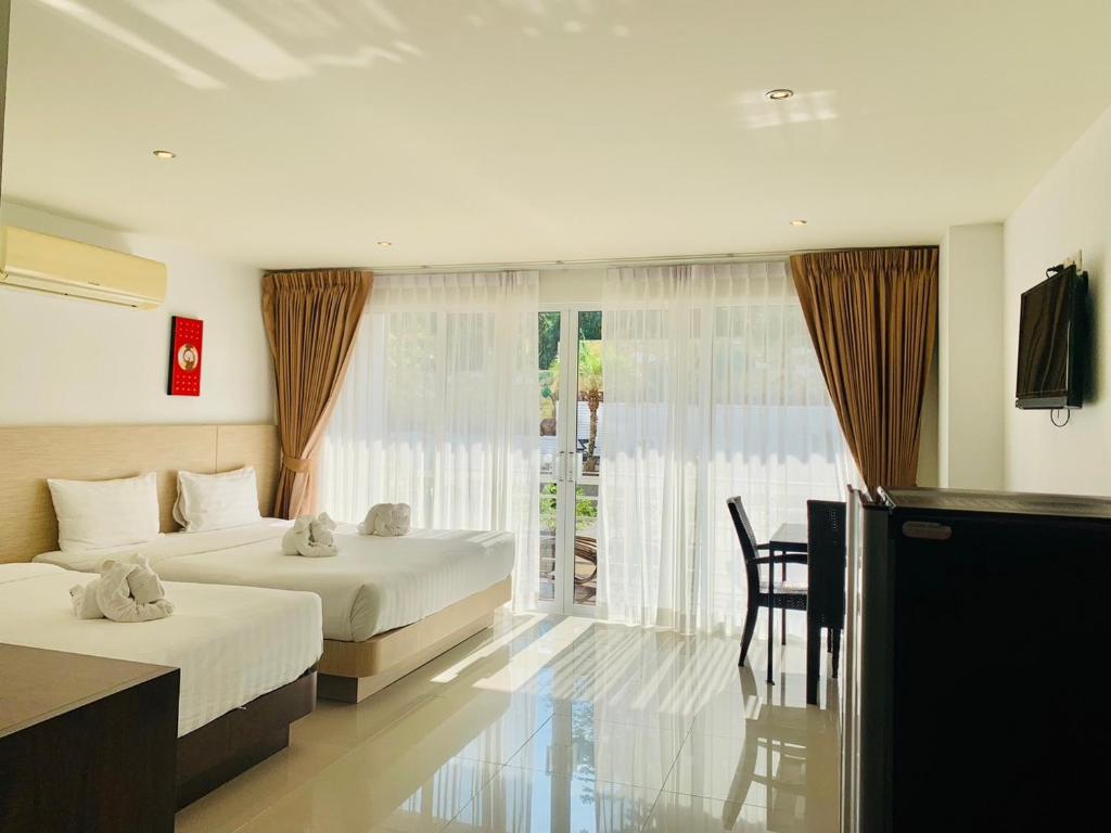 
Triple Room with Pool View
