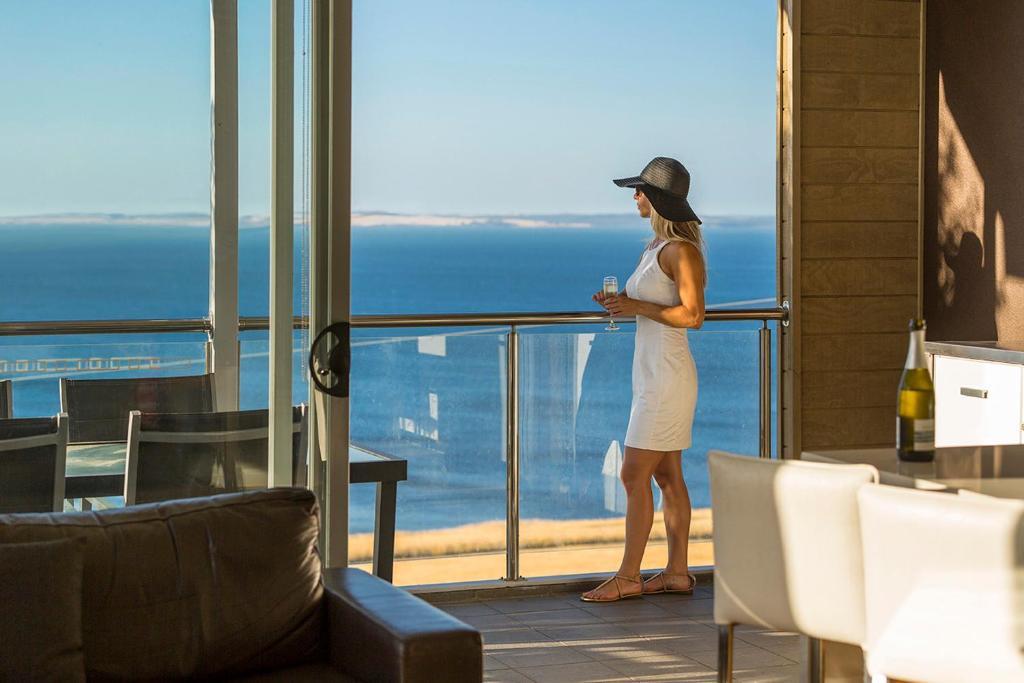 Vista generica sul mare o vista sul mare dall'interno del resort