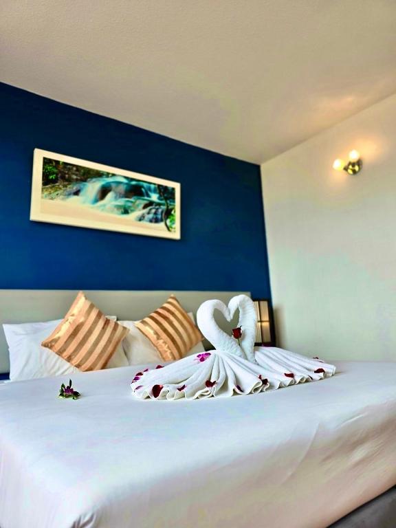 Postel nebo postele na pokoji v ubytování ON Hotel Phuket - SHA