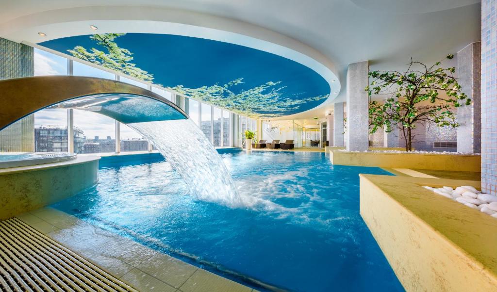 Bazén v ubytování Nordic Hotel Forum nebo v jeho okolí