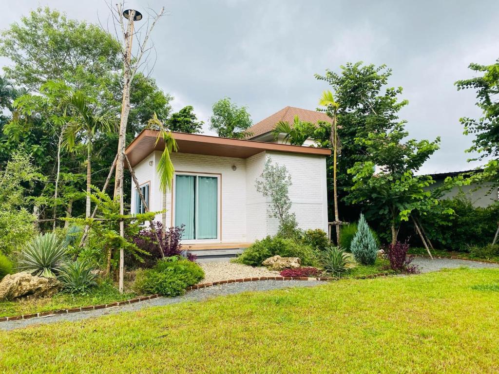 Zahrada ubytování HomDoiIntr Farmstay ฮ่อมดอยอินทร์ ฟาร์มสเตย์
