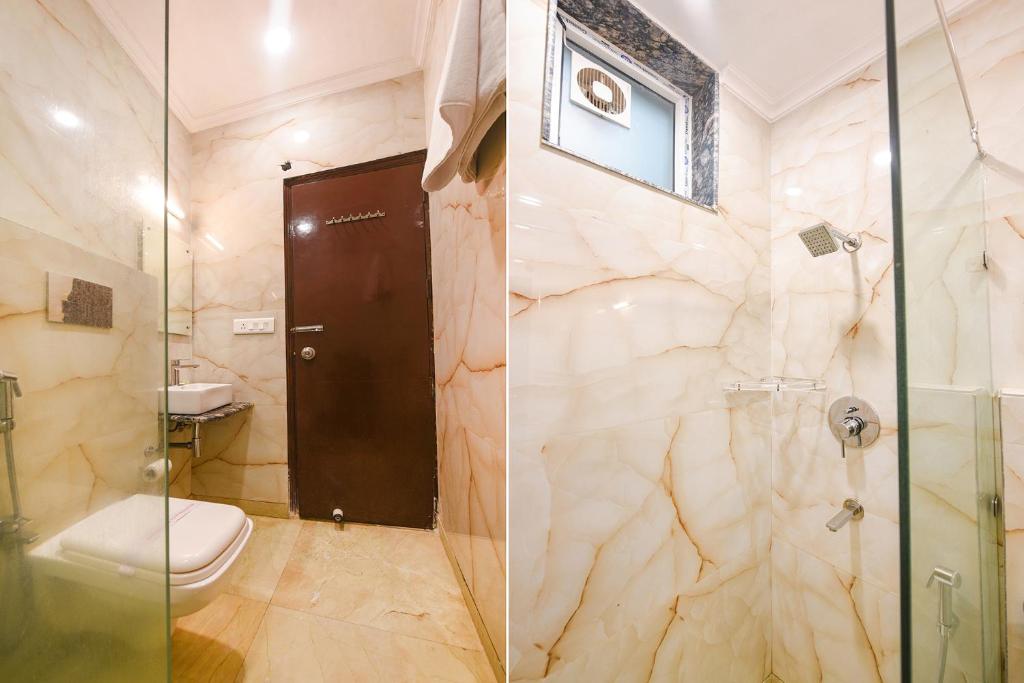 Koupelna v ubytování FabHotel Jaggi Palace Karol Bagh