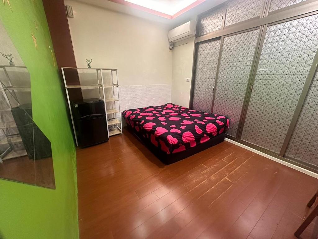 Postel nebo postele na pokoji v ubytování New Fox Guest House