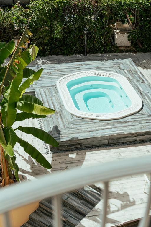 Bazén v ubytování Hotel Belsito Wellness & Spa nebo v jeho okolí