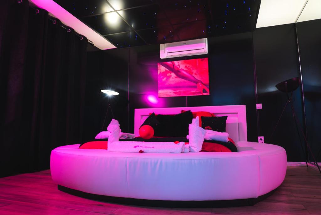 Φωτογραφία από το άλμπουμ του L'indécente - Love Room Studios σε Longeville-lès-Saint-Avold