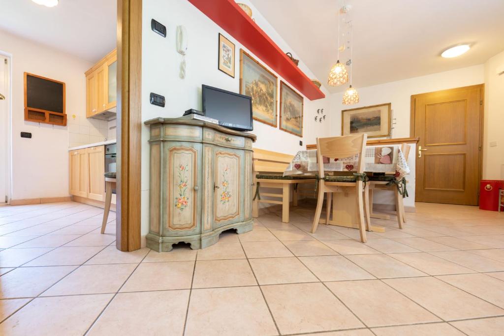 A kitchen or kitchenette at Cesa Pecedel