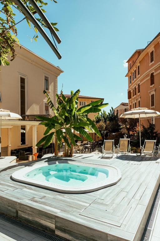 Bazén v ubytování Hotel Belsito Wellness & Spa nebo v jeho okolí