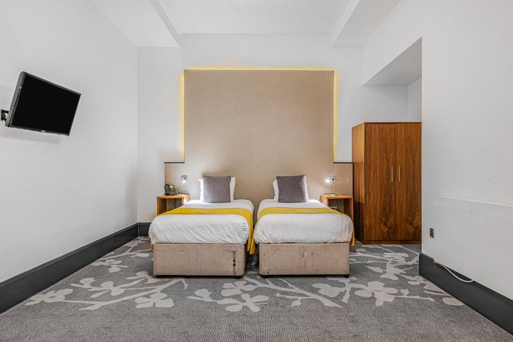 
City Twin Room - No Window
