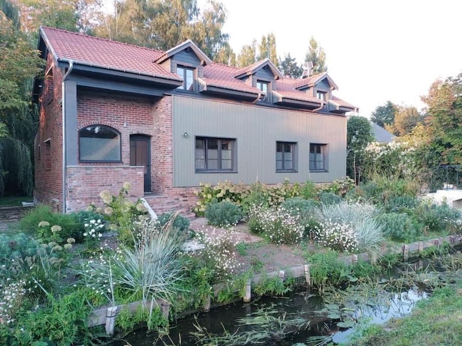 Taman di luar Côté Marais Amiens