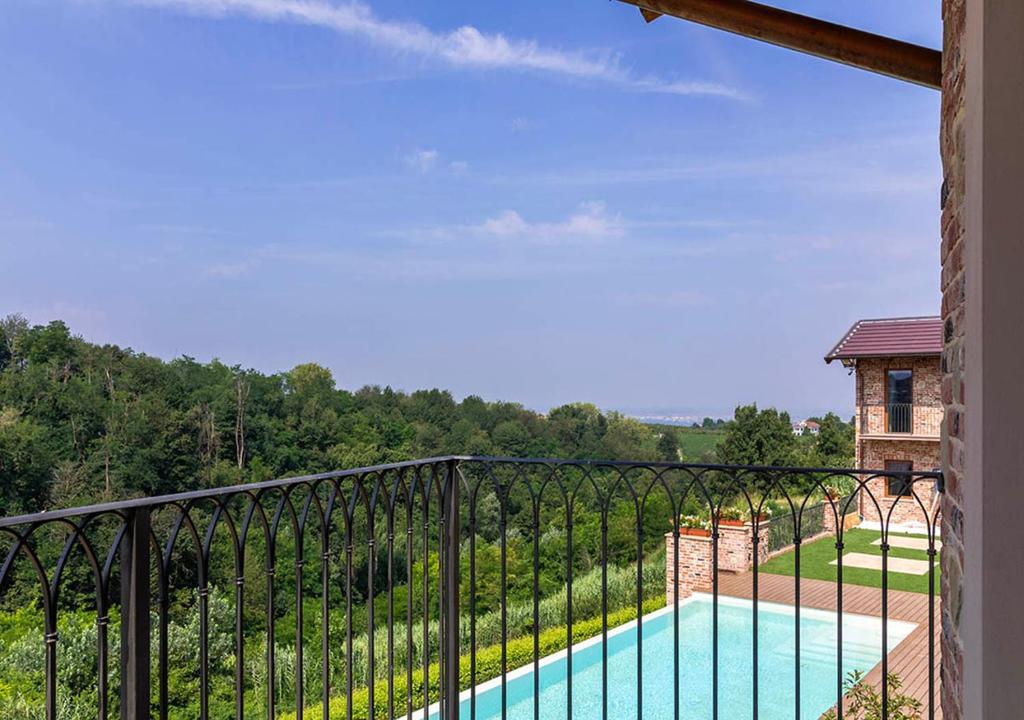 Bazén v ubytování I Quattro Pozzi nebo v jeho okolí