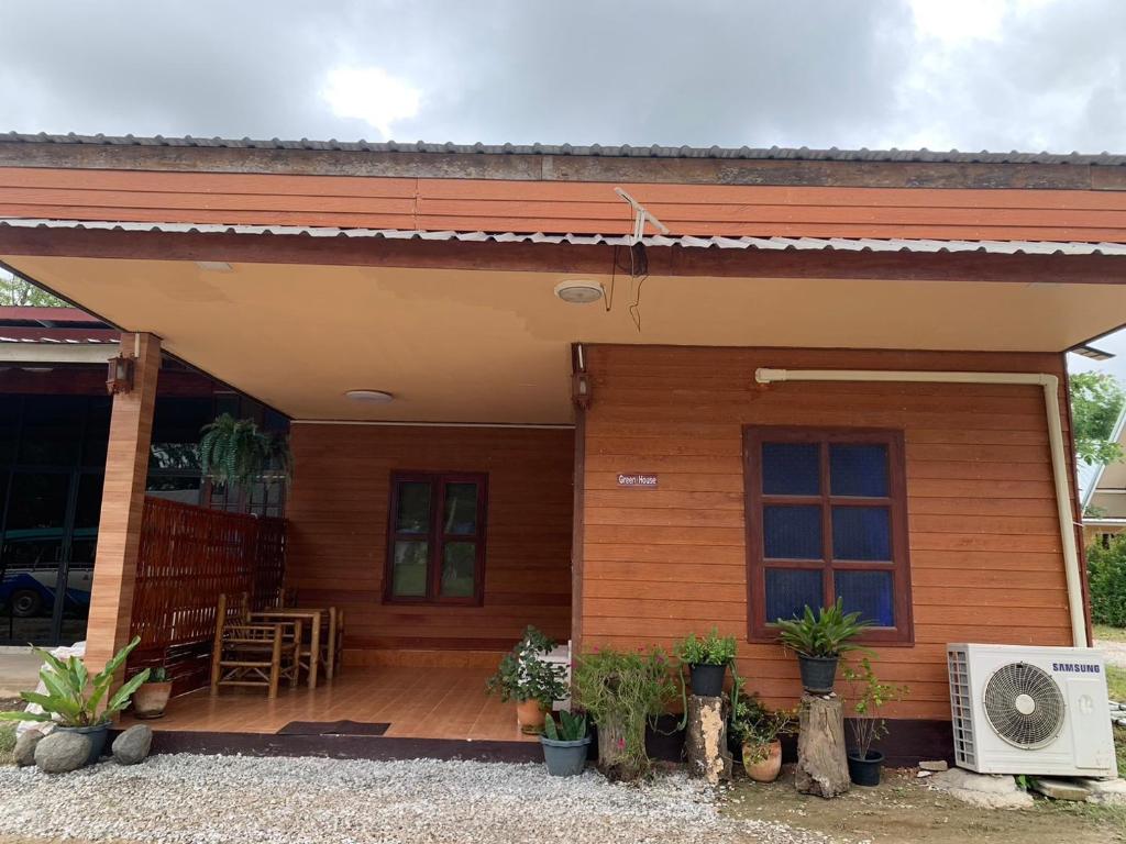 เชียงคานพาราไดร์รีสอร์ท&มีตติ้ง - Habitación Cuádruple Con Baño Privado