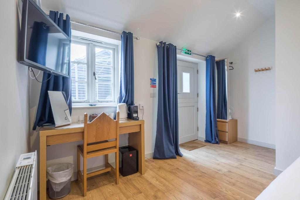 King Deluxe Ensuite with Courtyard View - Venn - Resim 4