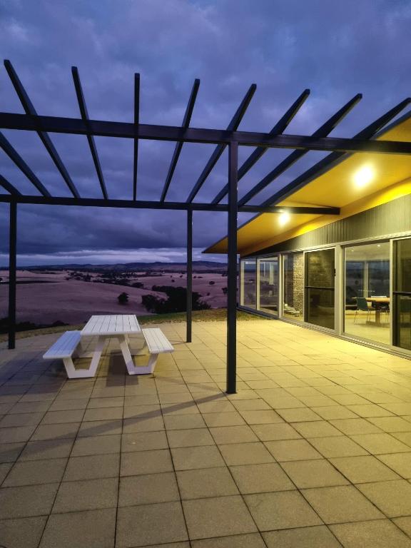 Balkón nebo terasa v ubytování Barossa Pavilions & Glasshouse