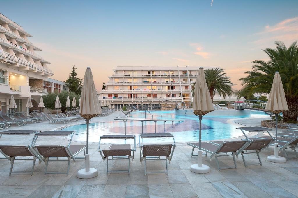 Bazén v ubytování Hotel Olympia nebo v jeho okolí