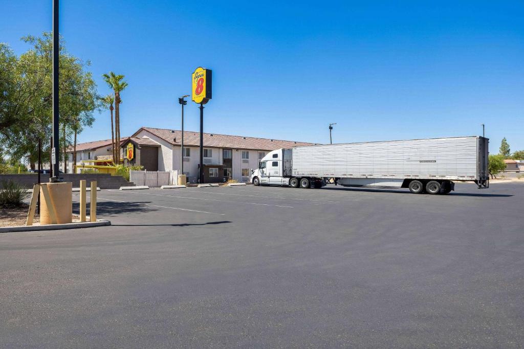 Fotografie z fotogalerie ubytování Super 8 by Wyndham Goodyear/Phoenix Area v destinaci Goodyear