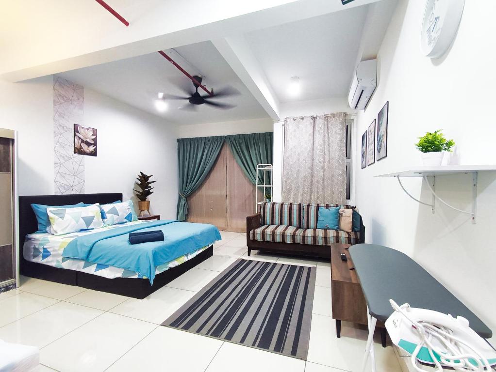 AZFA Suites at De Centrum Putrajaya Bangi FREE wifi - Queen Studio