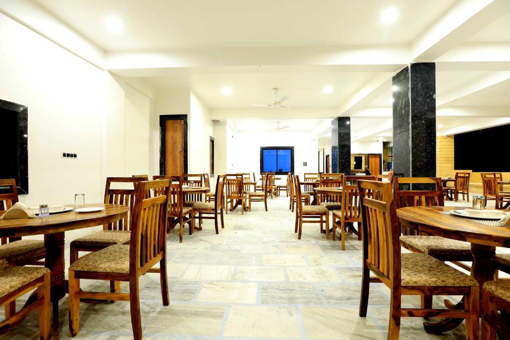 TV a/nebo společenská místnost v ubytování Hotel Golden Signature