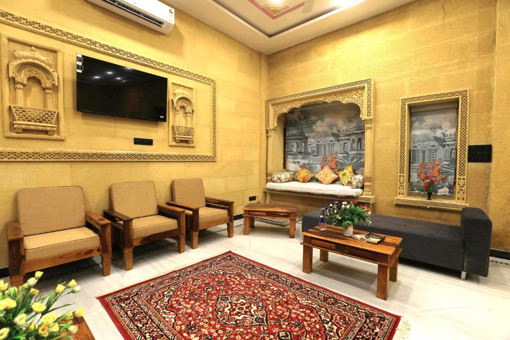 TV a/nebo společenská místnost v ubytování Hotel Golden Signature