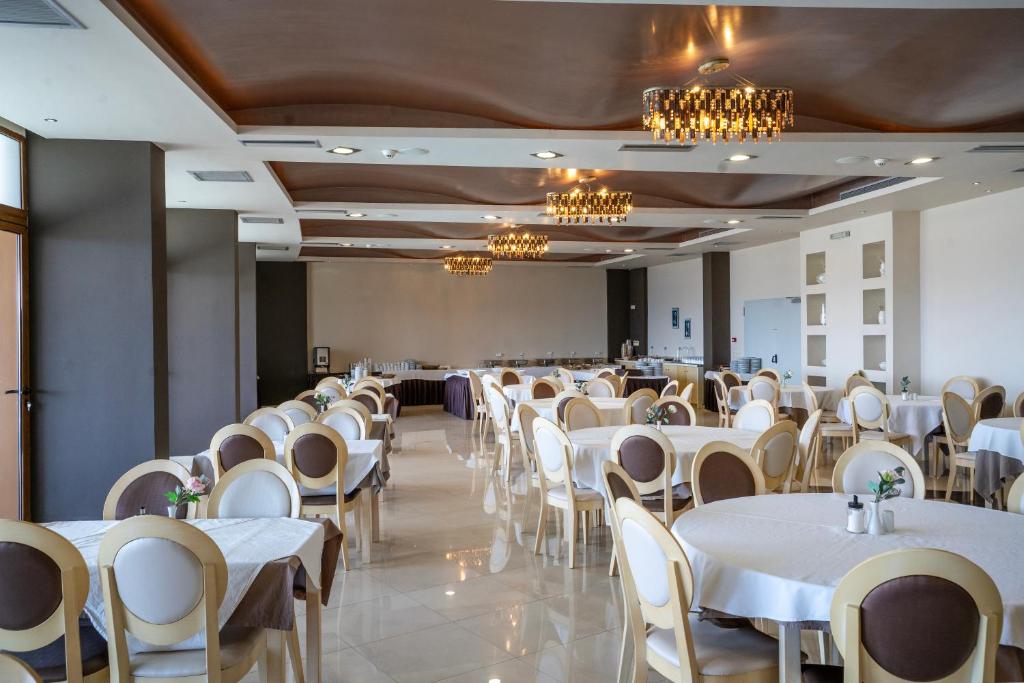 Restaurace v ubytování Evia Hotel & Suites