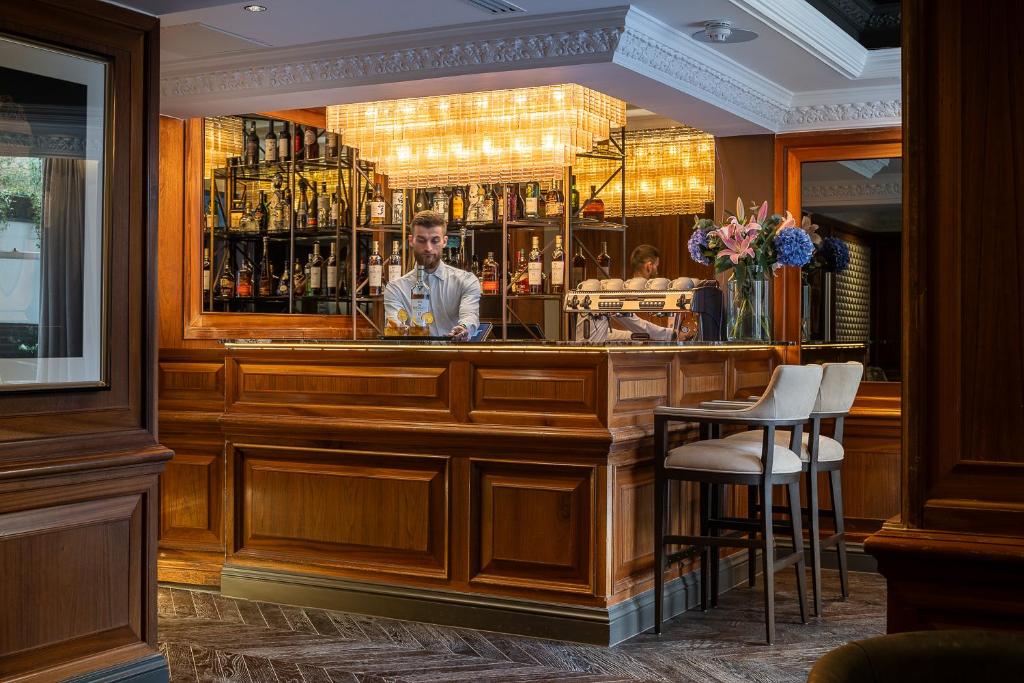 Ellen Kensington - Resim 17