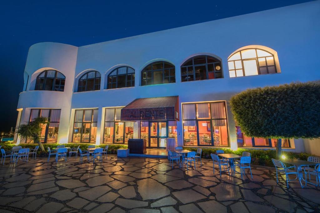 Reef Oasis Blue Bay Resort & Spa - 1