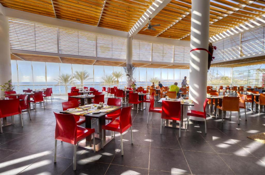 Reef Oasis Blue Bay Resort & Spa - 4