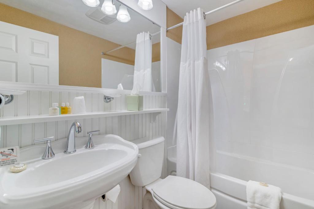 Meadowmere Resort - Королевская комната сажа- только доступ в зал, и только лестница