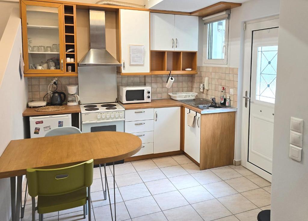 A kitchen or kitchenette at Xtina Studio
