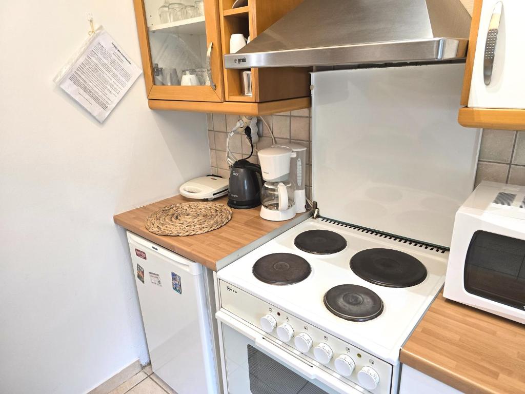 A kitchen or kitchenette at Xtina Studio