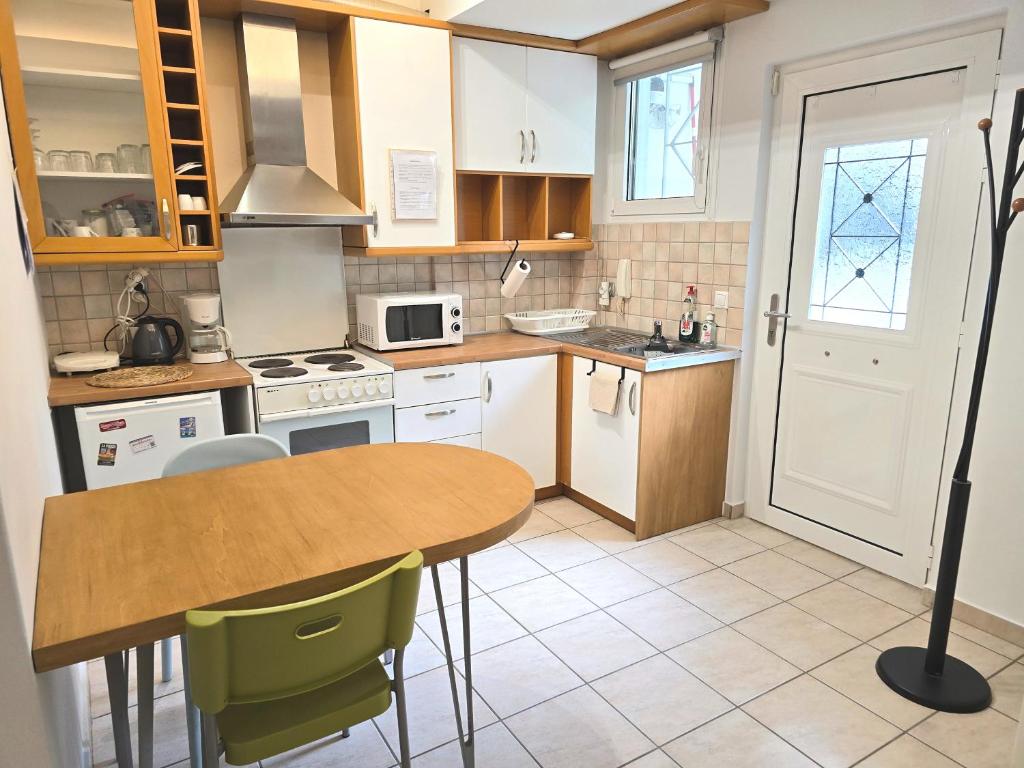 A kitchen or kitchenette at Xtina Studio