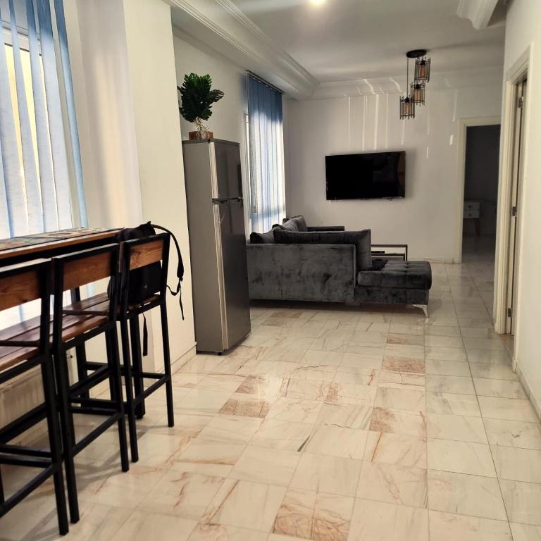 S2 Apartment Ennasr, City View near Airport