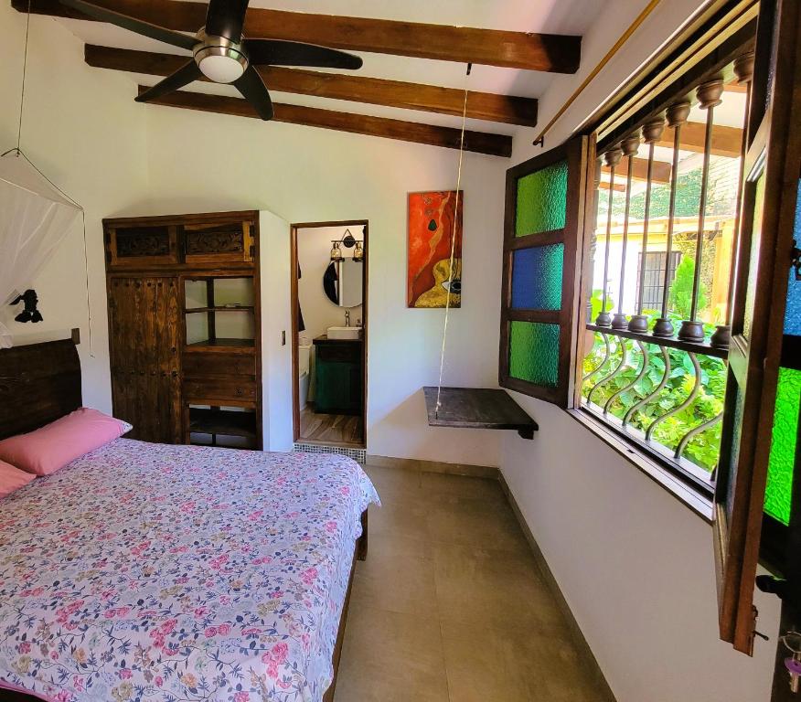 Gallery image of Beautiful Double Room, Private Bathroom, Garden in Cali