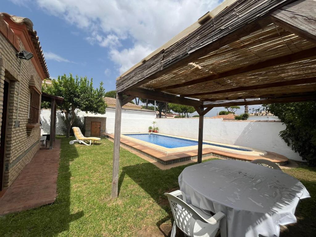 Basen w obiekcie VILLA ANDEMAR lub w pobliżu