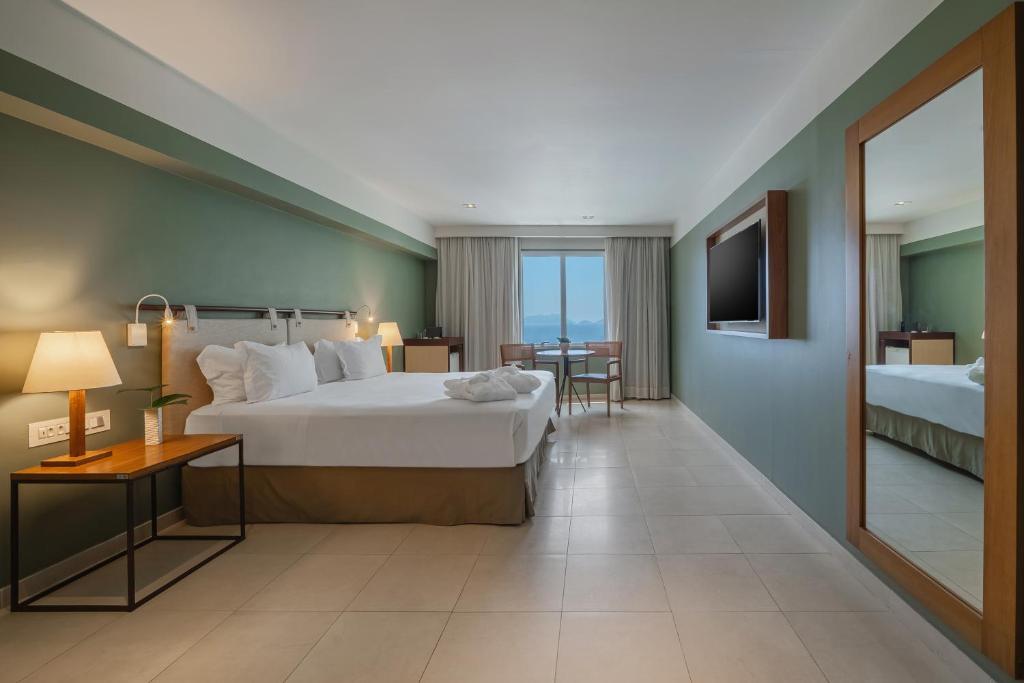 Grand Mercure Rio de Janeiro Copacabana - 高管国王室，局部海景