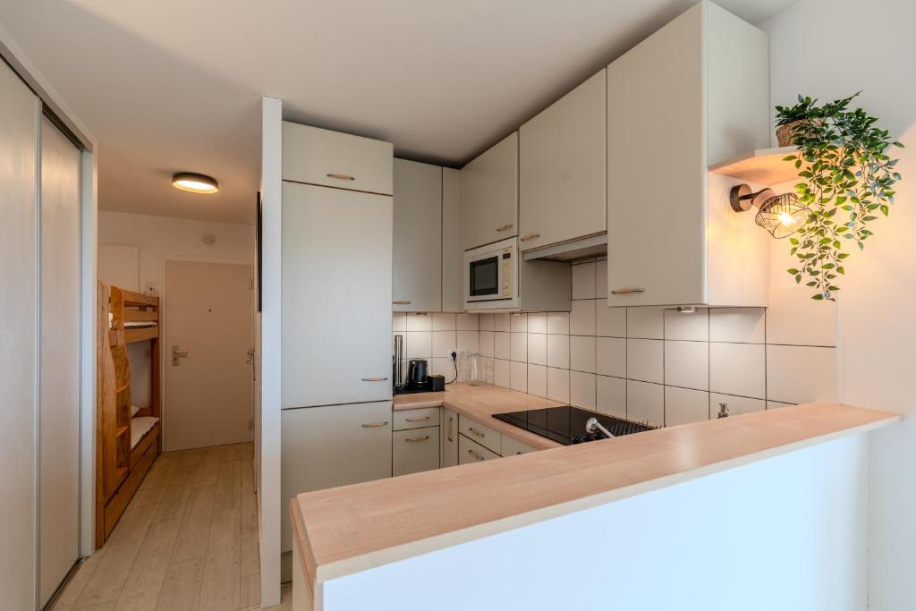Una cocina o zona de cocina en Atlantic Selection - Vue Océan - La Sud Hossegor