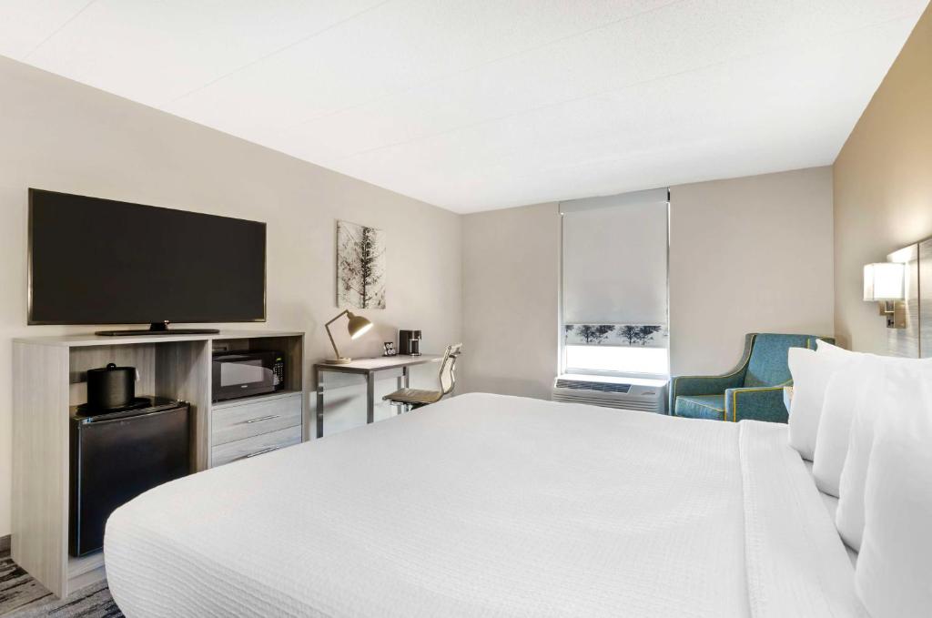 Best Western Plus Beckley Inn - Habitación Con Cama Extragrande - No Fumadores
