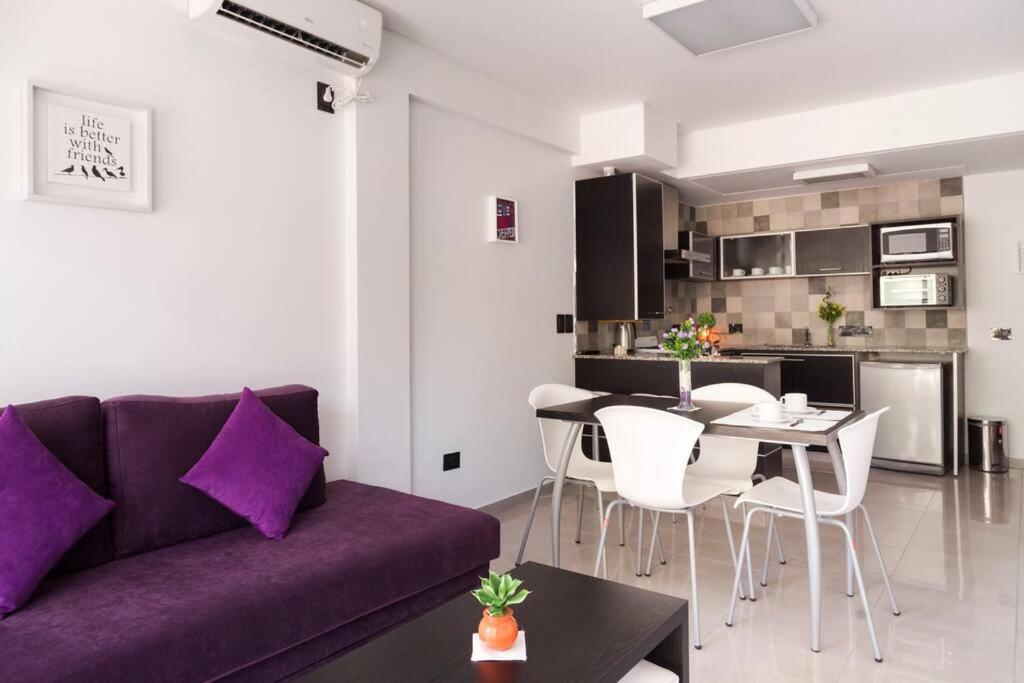 Nhà bếp/bếp nhỏ tại MG Baires - Dos ambientes 1C en Alquiler Temporario en Buenos Aires