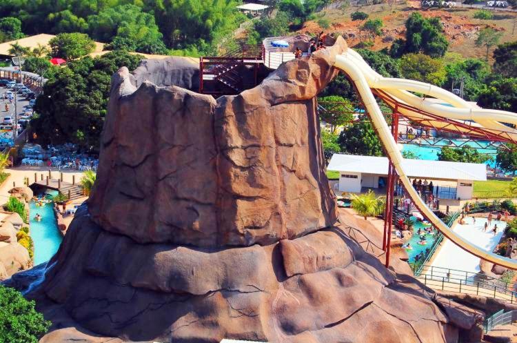 A piscina localizada em Piazza diRoma - COM ACESSO ao Acqua Park ou nos arredores
