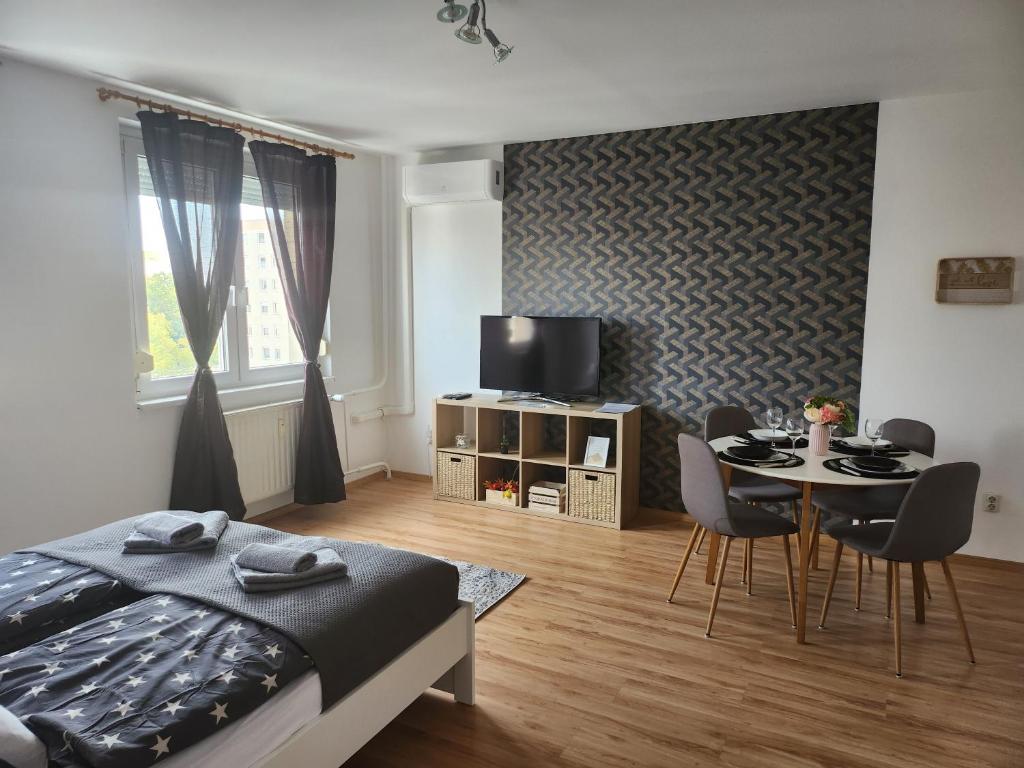LIZO Deluxe apartman 8000 Székesfehérvár, Sarló utca 4 kép - 1