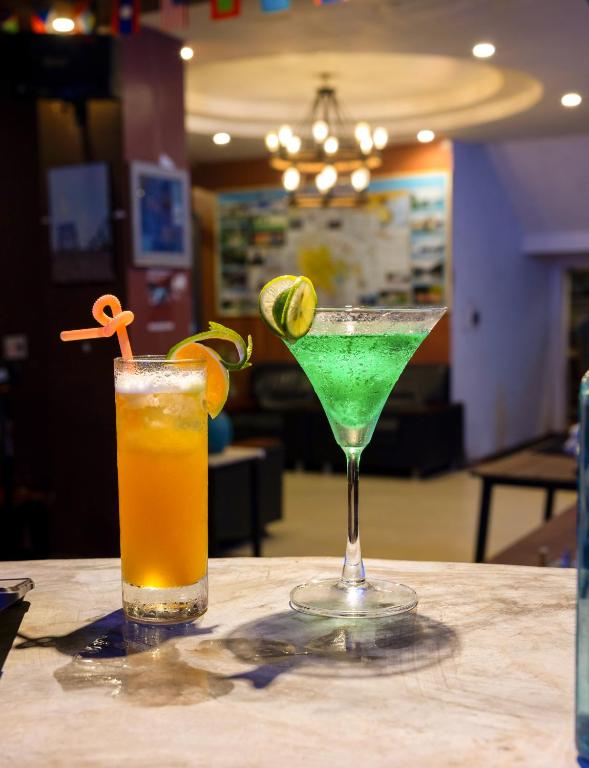 Catba Backpackers - Sea Vibe Pool Bar & Bungalow - 4