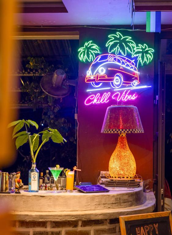 Catba Backpackers - Sea Vibe Pool Bar & Bungalow - 8