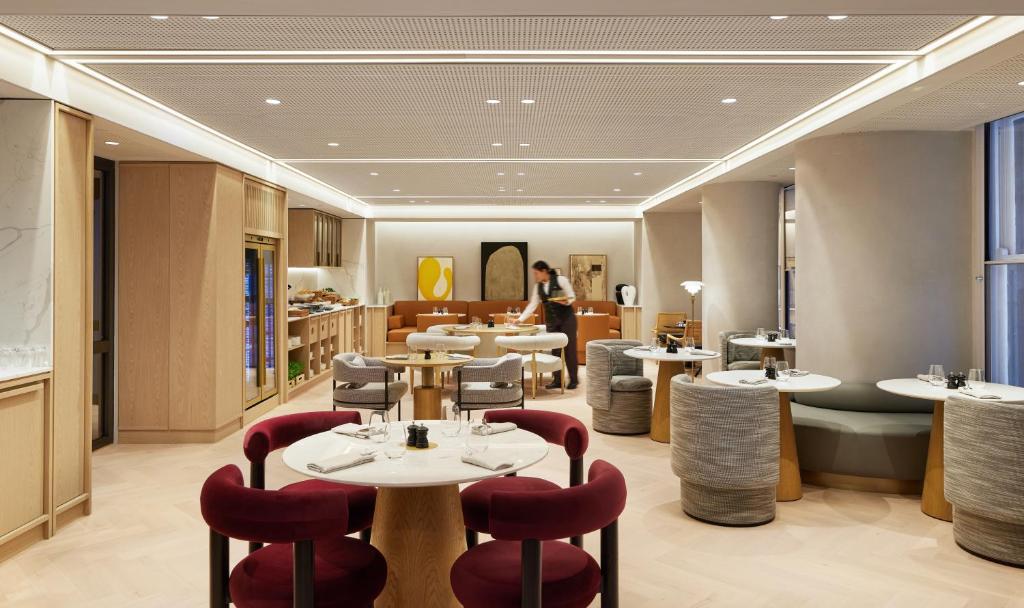 Lanson Place Parliament Gardens - Resim 34