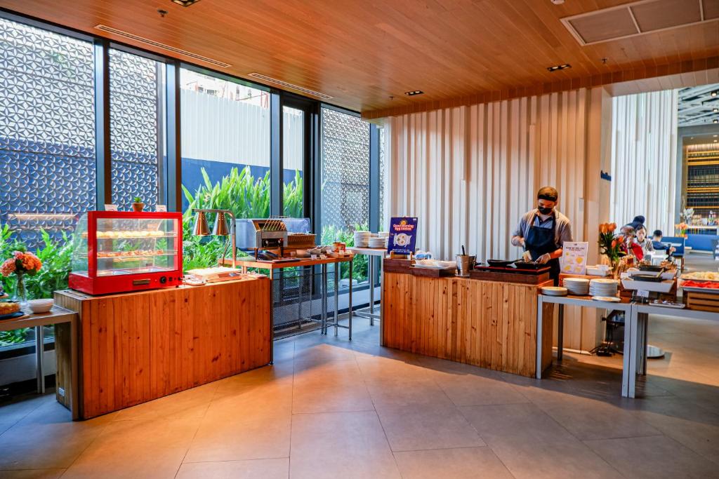 Holiday Inn Express Bangkok Soi Soonvijai by IHG - Resim 13